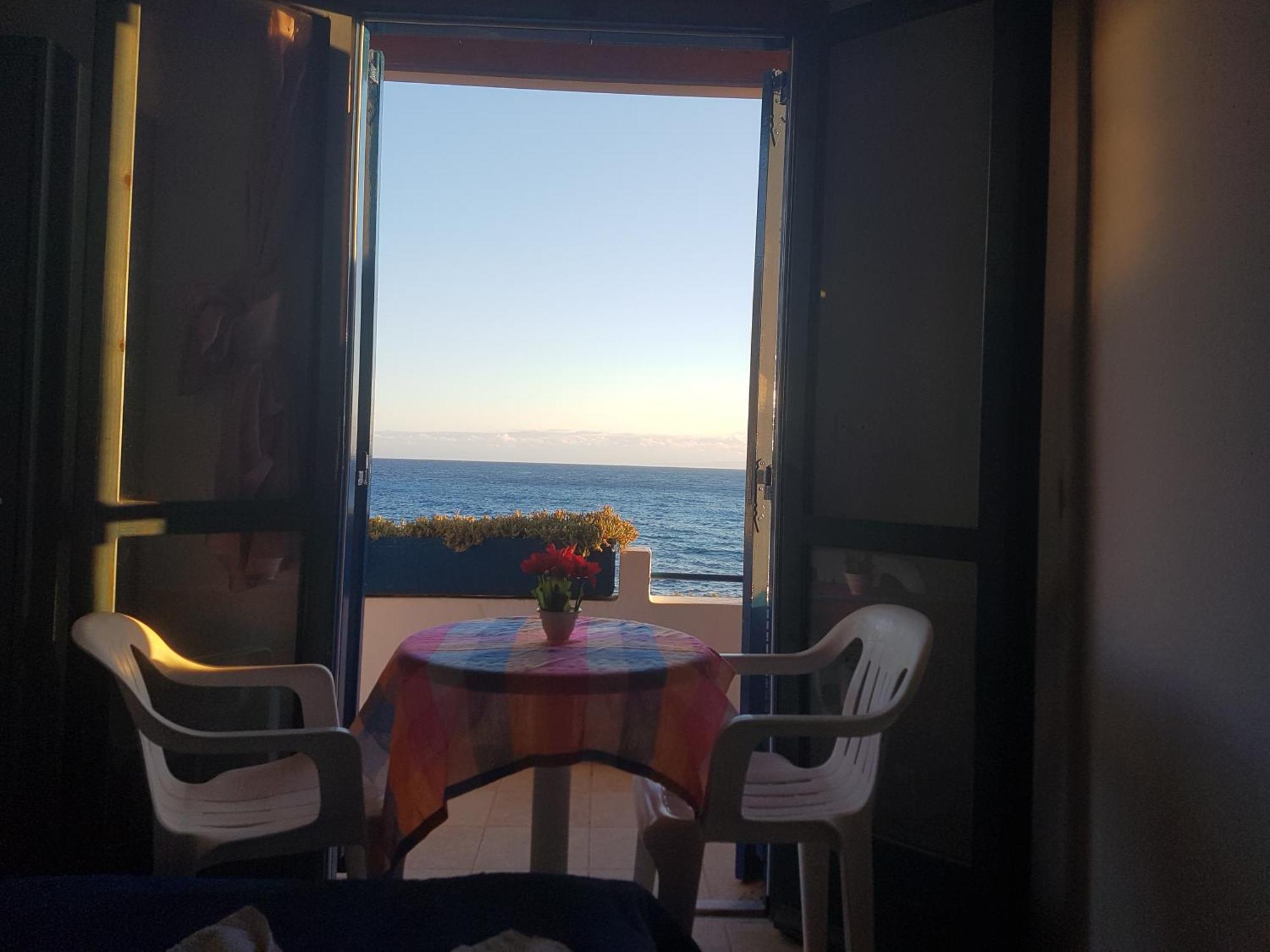 Taverna Akrogiali Loutro Exteriör bild