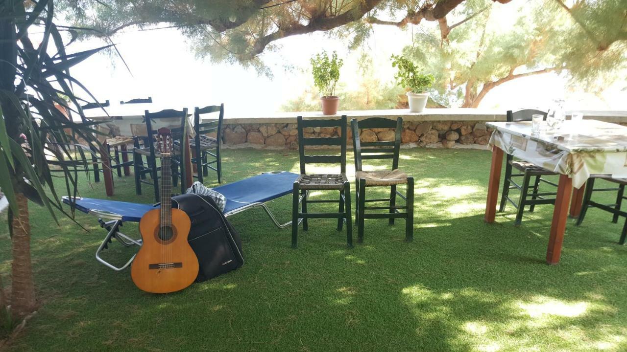 Taverna Akrogiali Loutro Exteriör bild