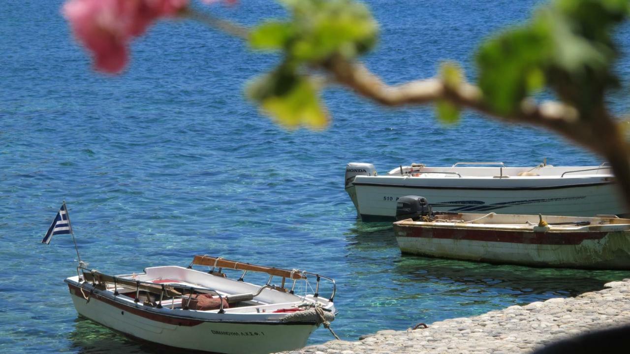Taverna Akrogiali Loutro Exteriör bild